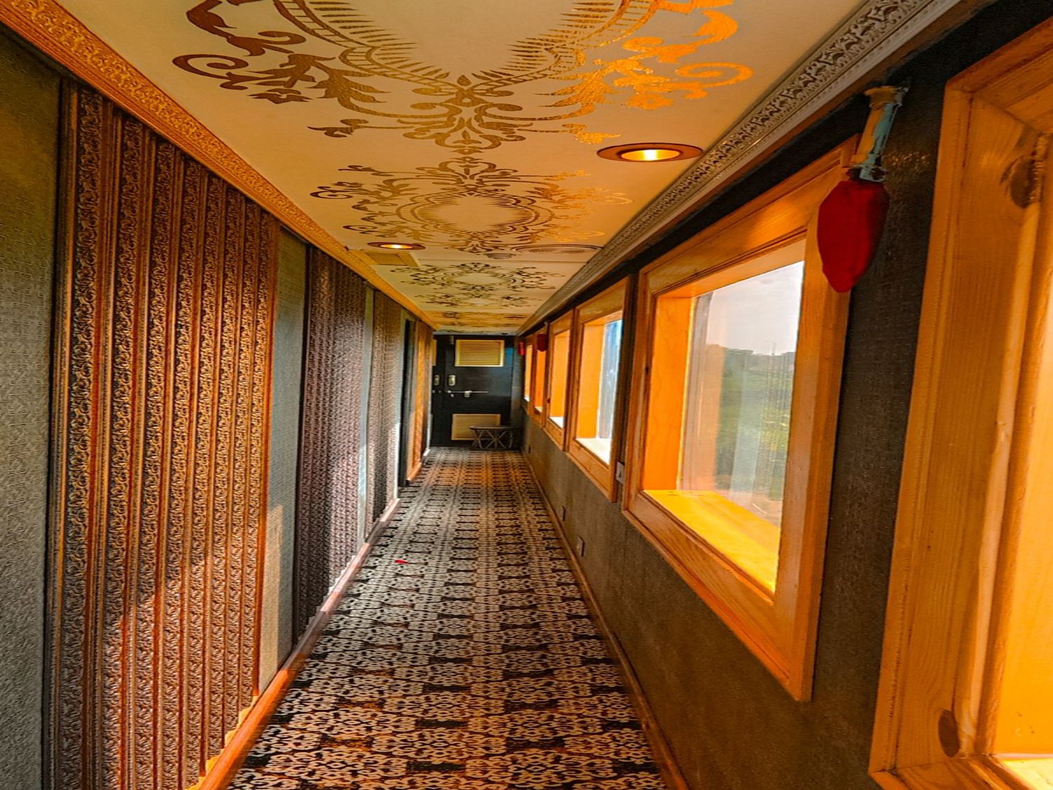 Palace on Wheels Guest Experience